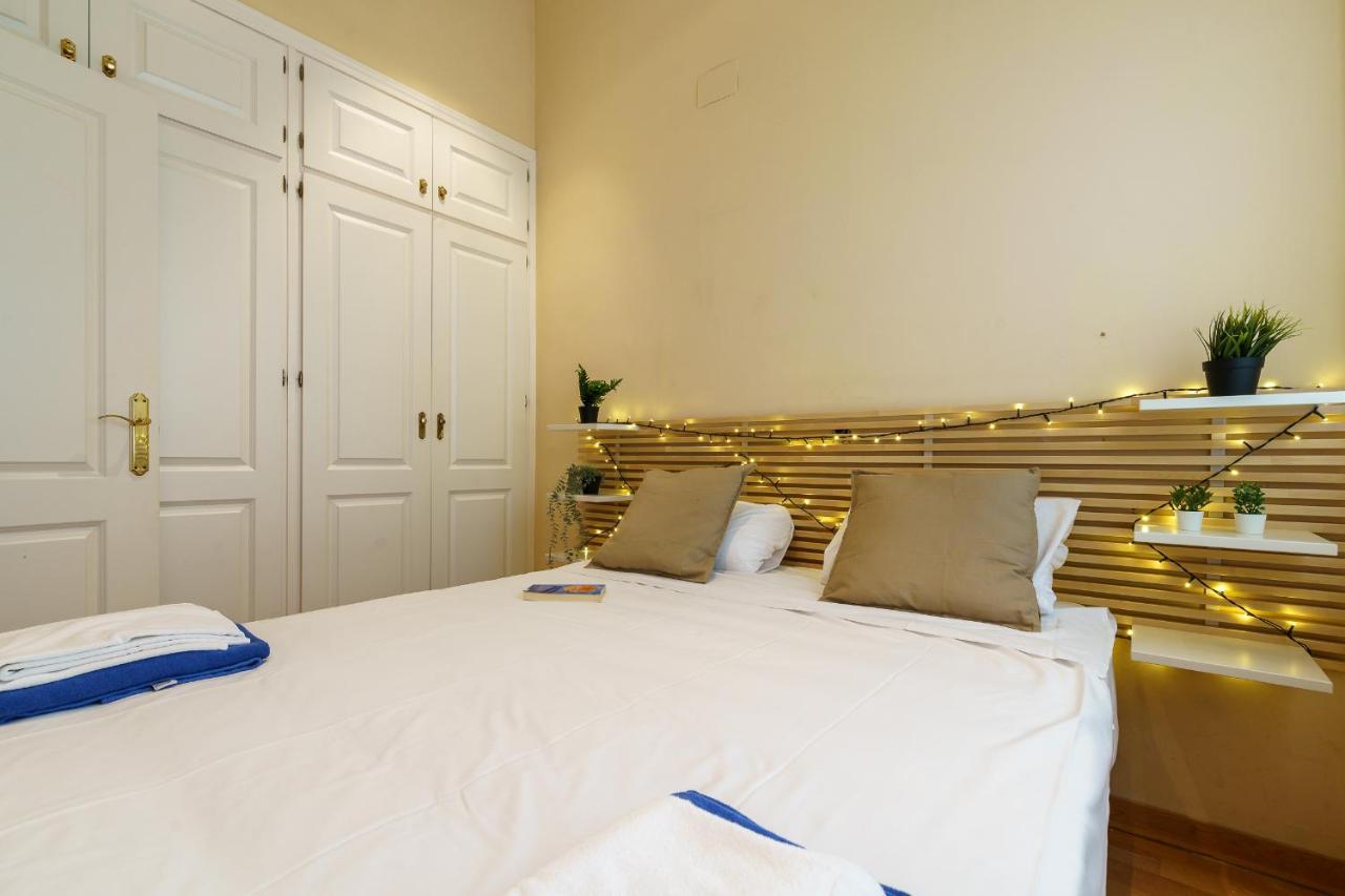 Bright Two-Bedroom Apartment In The Historic Center Malaga Exterior photo